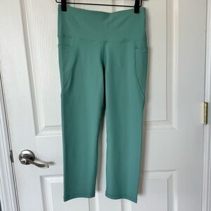 Old Navy Powersoft Capri Leggings